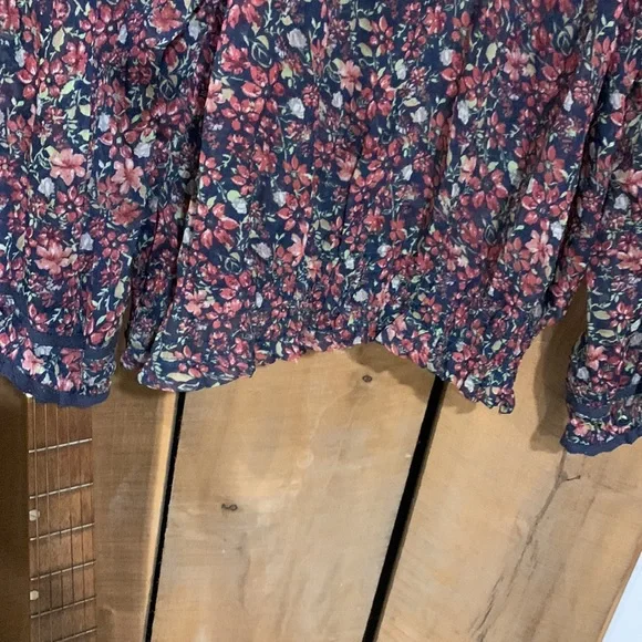 Decree Sheer Blouse - Picture 4 of 8